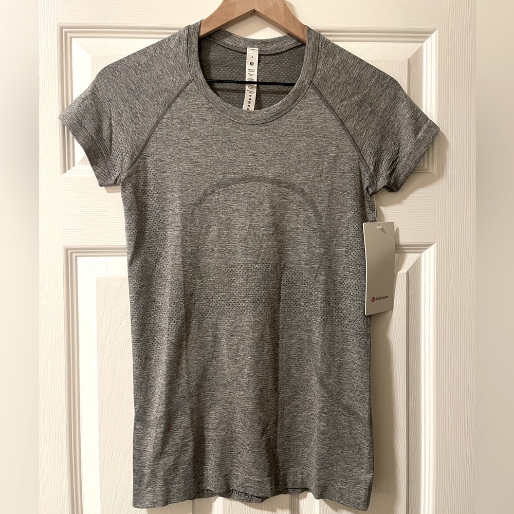 NWT. Lululemon Swiftly Tech Short Sleeve tee